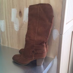 Camel brown suede boots